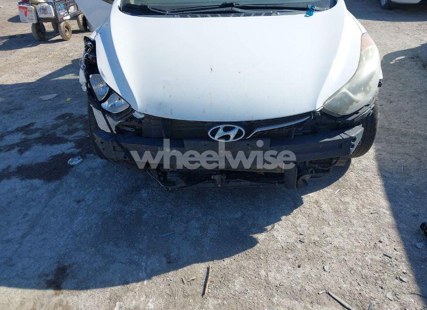 Photo 11 of 2013 Hyundai Elantra LIMITED (VIN 5NPDH4AE4DH207091)