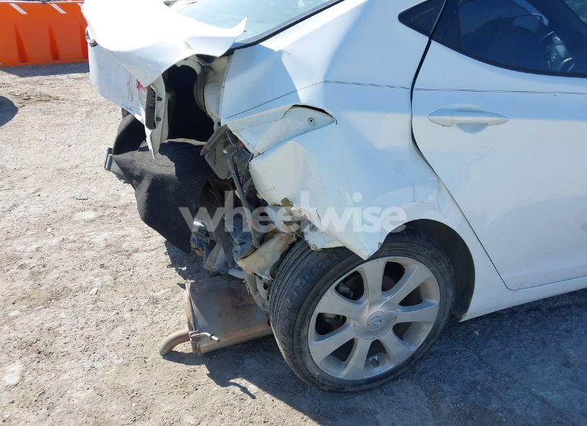 Photo 4 of 2013 Hyundai Elantra LIMITED (VIN 5NPDH4AE4DH207091)