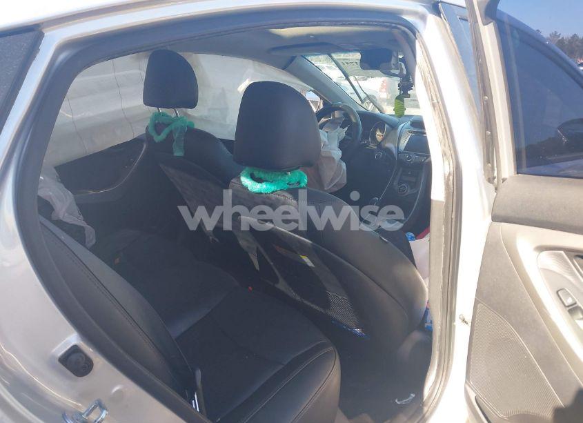 Photo 8 of 2013 Hyundai Elantra LIMITED (VIN 5NPDH4AE4DH216440)