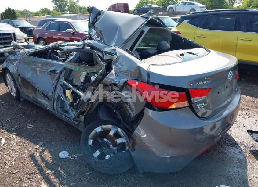 Photo 13 of 2013 Hyundai Elantra LIMITED (VIN 5NPDH4AE4DH231455)