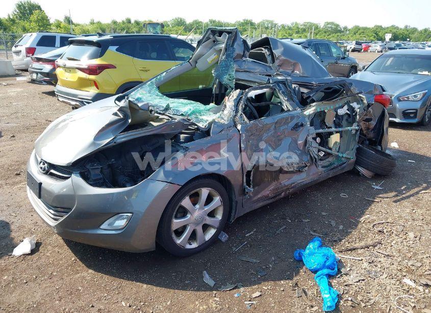 Photo 2 of 2013 Hyundai Elantra LIMITED (VIN 5NPDH4AE4DH231455)