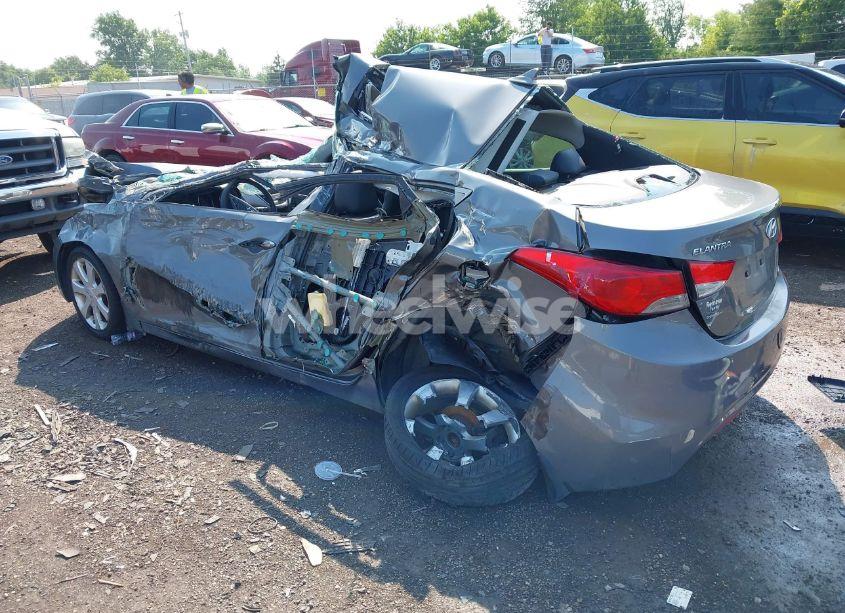 Photo 3 of 2013 Hyundai Elantra LIMITED (VIN 5NPDH4AE4DH231455)