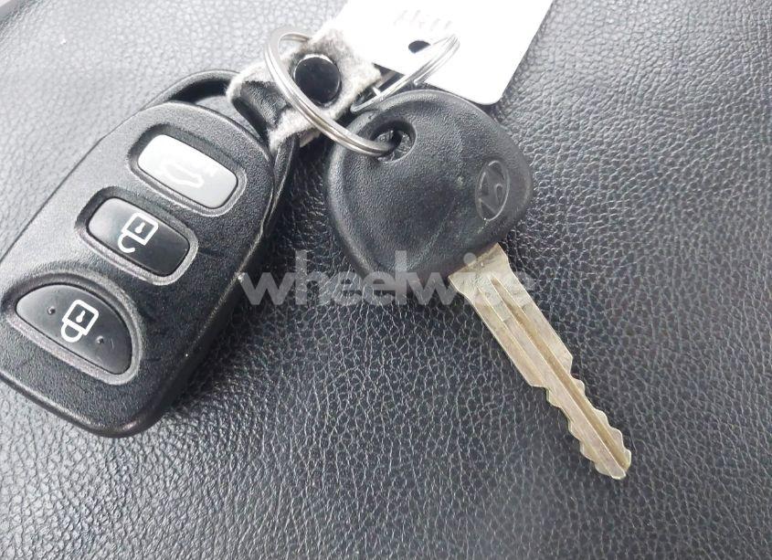 Photo 11 of 2013 Hyundai Elantra GLS (VIN 5NPDH4AE4DH238762)