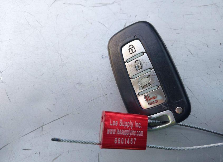 Photo 11 of 2013 Hyundai Elantra LIMITED (VIN 5NPDH4AE4DH276945)