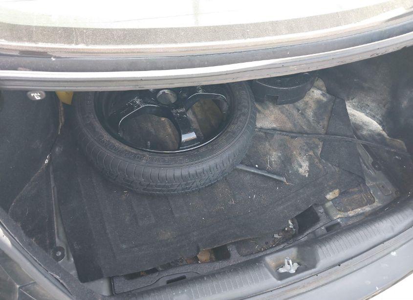 Photo 12 of 2013 Hyundai Elantra GLS (VIN 5NPDH4AE4DH306199)