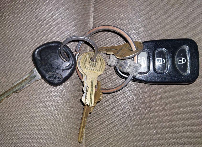 Photo 11 of 2013 Hyundai Elantra GLS (VIN 5NPDH4AE4DH322368)