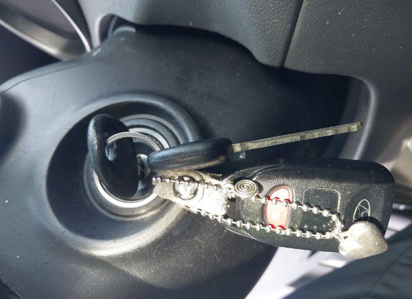 Photo 11 of 2013 Hyundai Elantra GLS (VIN 5NPDH4AE4DH326470)