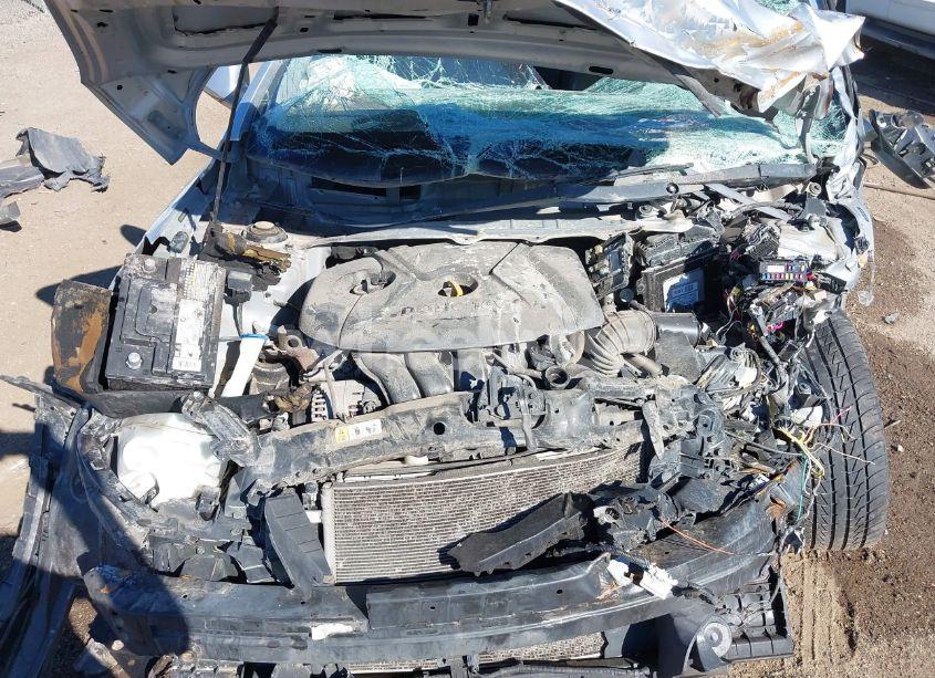 Photo 10 of 2013 Hyundai Elantra GLS (VIN 5NPDH4AE4DH327859)