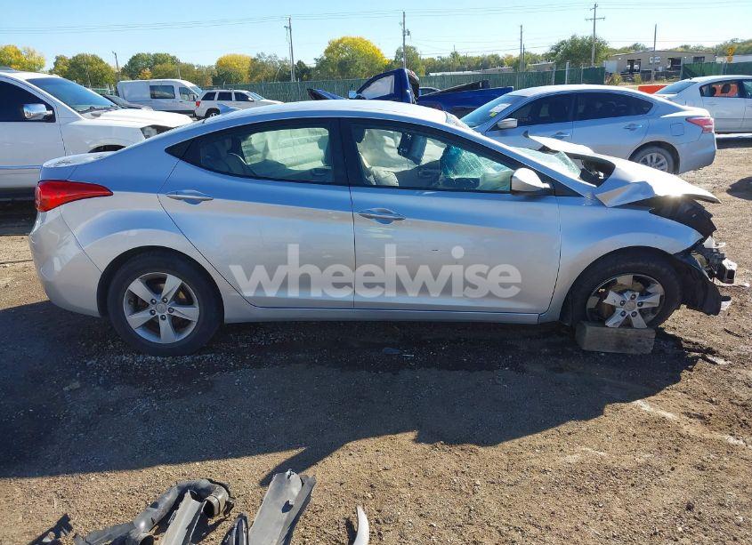 Photo 13 of 2013 Hyundai Elantra GLS (VIN 5NPDH4AE4DH327859)