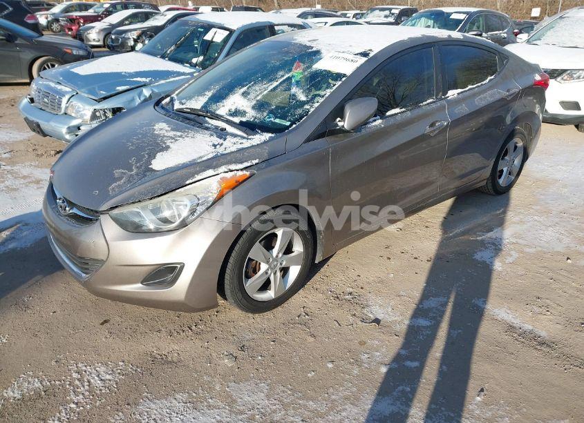 Photo 2 of 2013 Hyundai Elantra GLS (VIN 5NPDH4AE4DH353278)