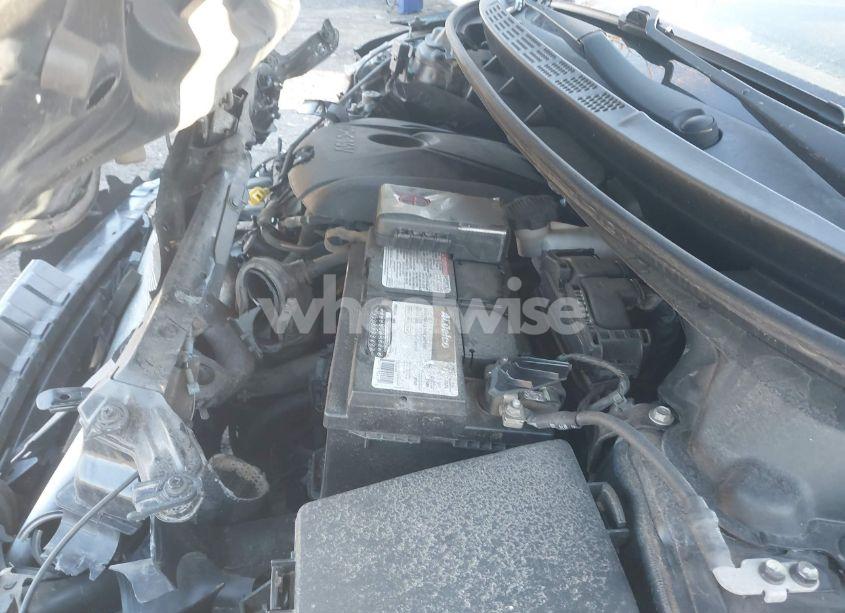 Photo 10 of 2013 Hyundai Elantra GLS (VIN 5NPDH4AE4DH360912)