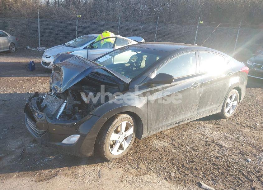 Photo 2 of 2013 Hyundai Elantra GLS (VIN 5NPDH4AE4DH360912)