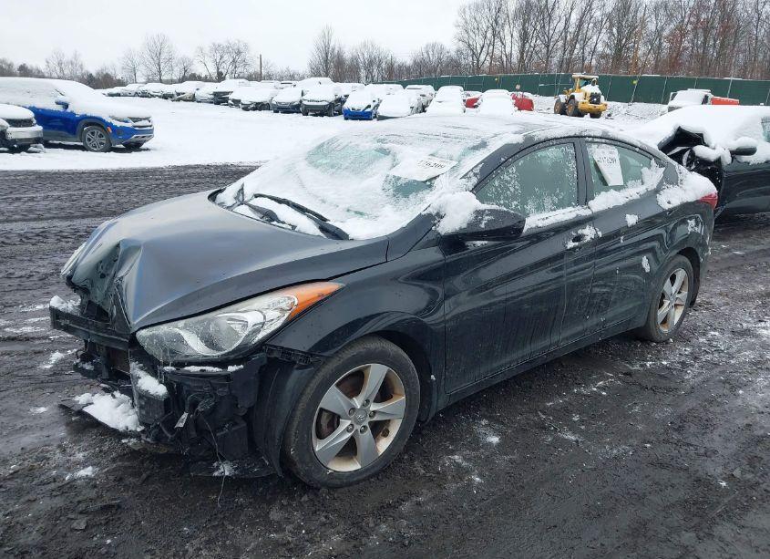 Photo 2 of 2013 Hyundai Elantra GLS (VIN 5NPDH4AE4DH371375)