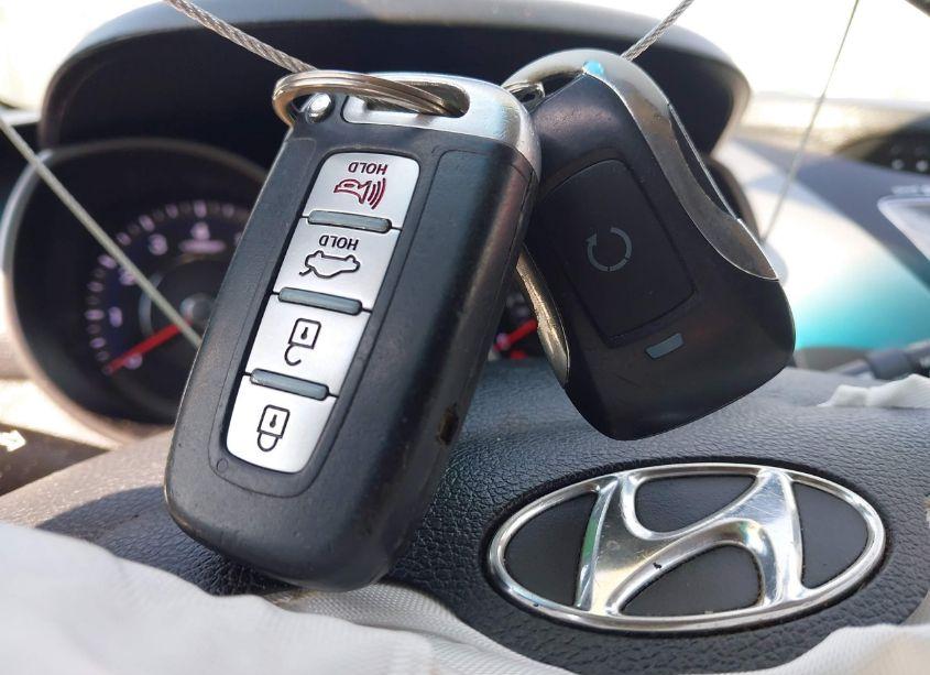 Photo 11 of 2013 Hyundai Elantra LIMITED (VIN 5NPDH4AE4DH373398)