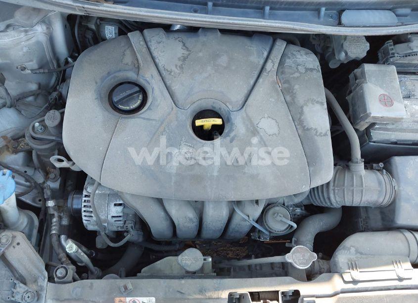 Photo 10 of 2013 Hyundai Elantra GLS (VIN 5NPDH4AE4DH385745)