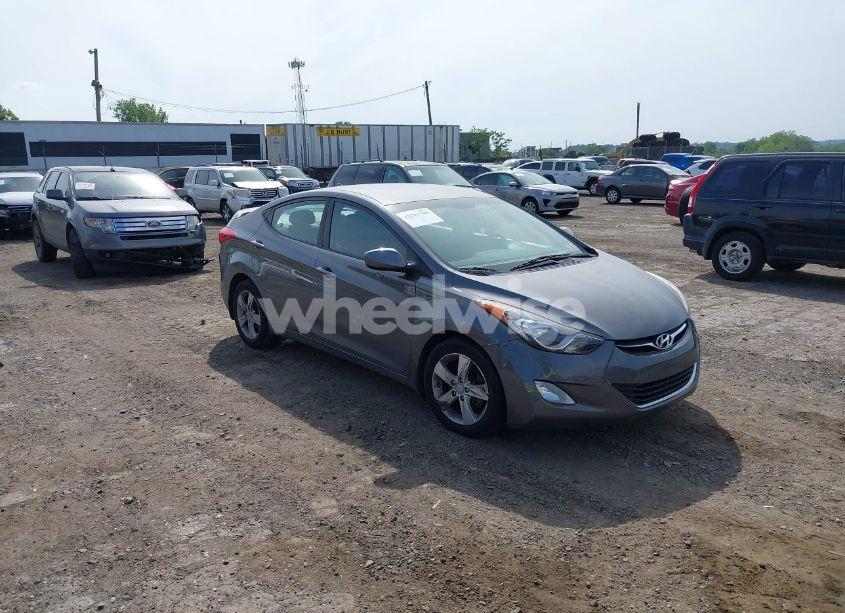 2013 Hyundai Elantra GLS (VIN 5NPDH4AE4DH390816) main photo