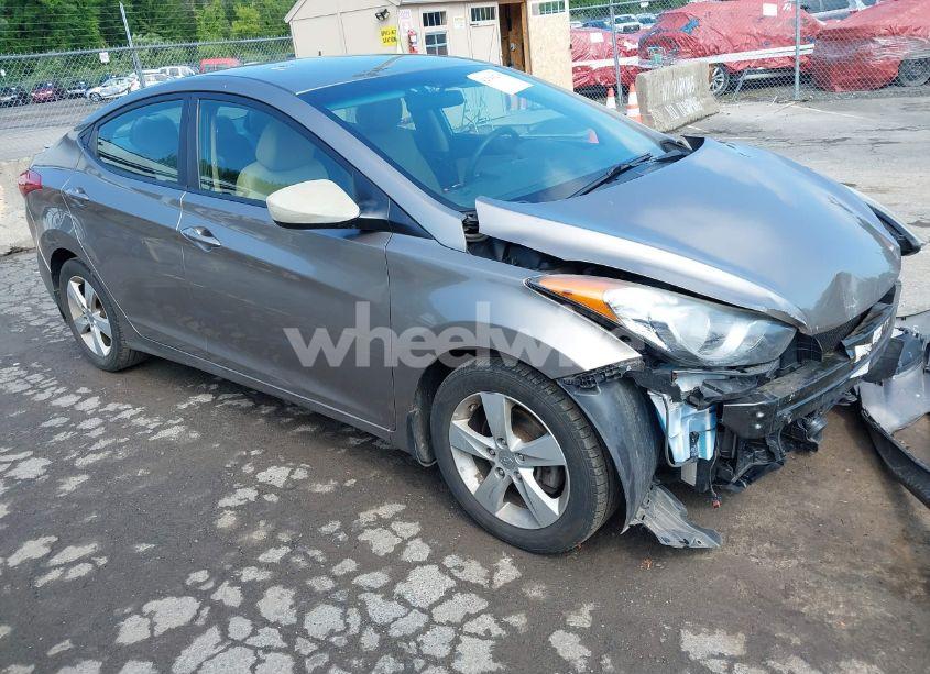 2013 Hyundai Elantra GLS (VIN 5NPDH4AE4DH392016) main photo