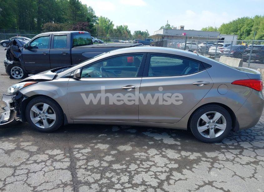 Photo 15 of 2013 Hyundai Elantra GLS (VIN 5NPDH4AE4DH392016)