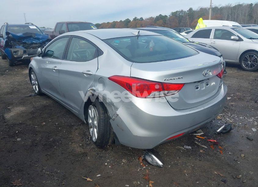 Photo 3 of 2013 Hyundai Elantra LIMITED (VIN 5NPDH4AE4DH396972)