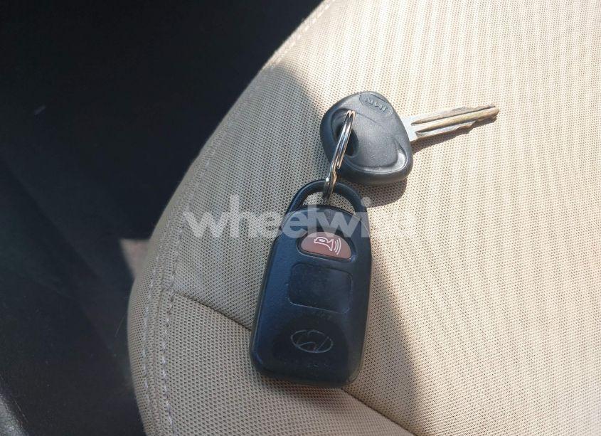 Photo 11 of 2013 Hyundai Elantra GLS (VIN 5NPDH4AE4DH428304)