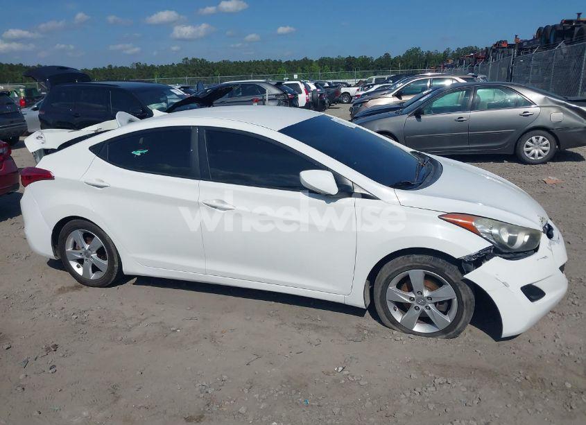 Photo 13 of 2013 Hyundai Elantra GLS (VIN 5NPDH4AE4DH428304)