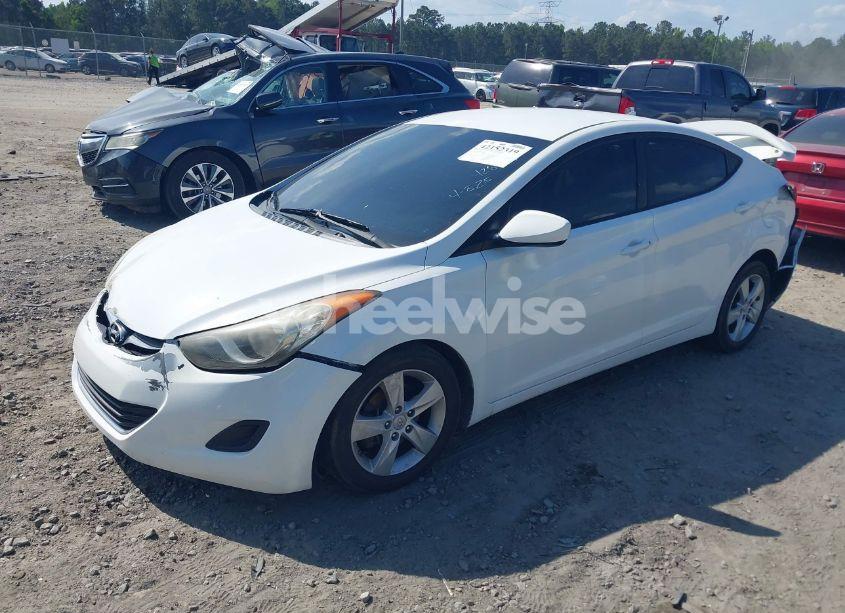 Photo 2 of 2013 Hyundai Elantra GLS (VIN 5NPDH4AE4DH428304)