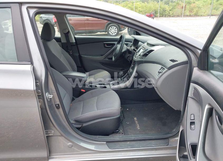 Photo 5 of 2014 Hyundai Elantra SE (VIN 5NPDH4AE4EH470831)