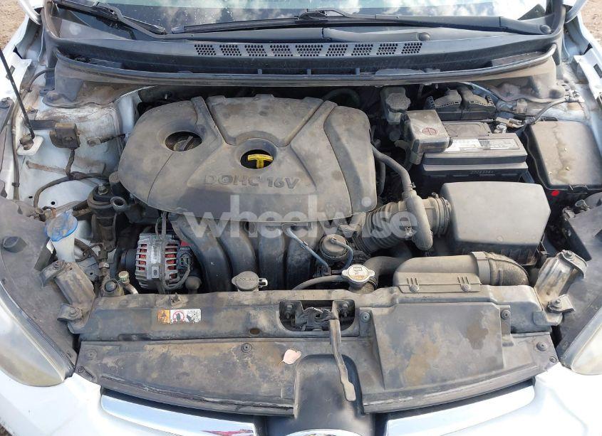 Photo 10 of 2014 Hyundai Elantra SE (VIN 5NPDH4AE4EH477780)