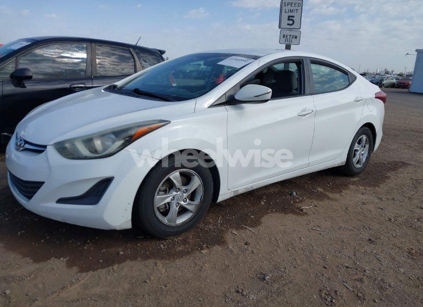 Photo 2 of 2014 Hyundai Elantra SE (VIN 5NPDH4AE4EH477780)