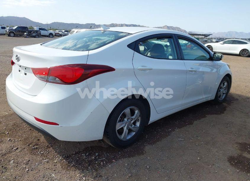 Photo 4 of 2014 Hyundai Elantra SE (VIN 5NPDH4AE4EH477780)