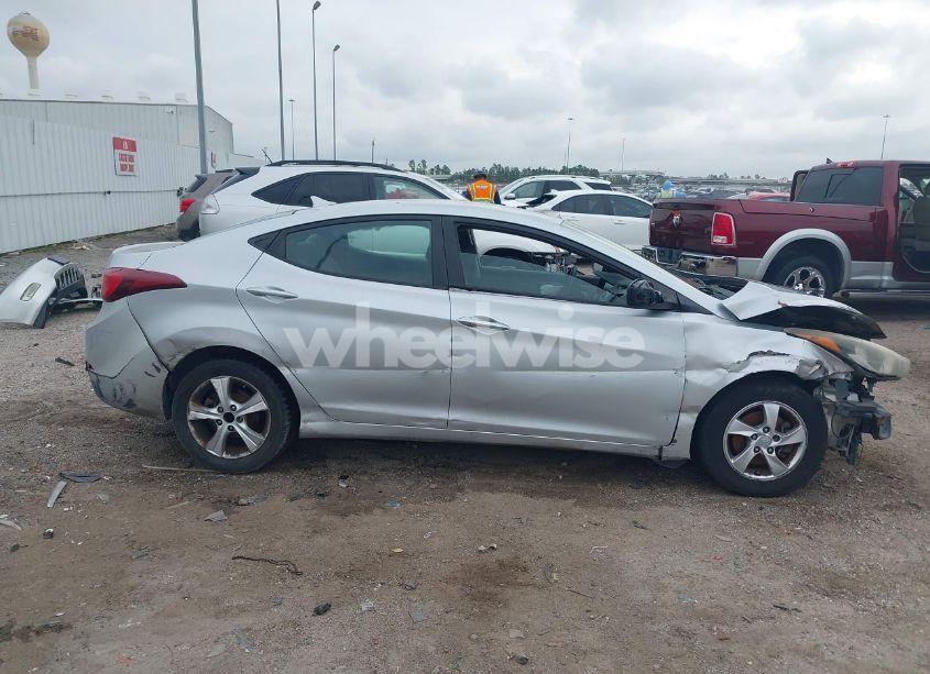 Photo 13 of 2014 Hyundai Elantra SE (VIN 5NPDH4AE4EH491372)