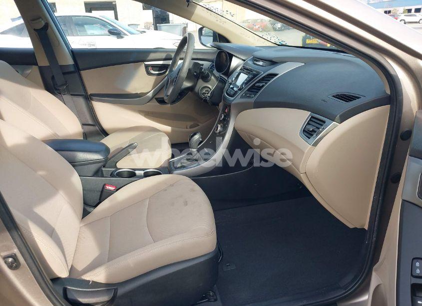 Photo 5 of 2014 Hyundai Elantra SE (VIN 5NPDH4AE4EH492862)