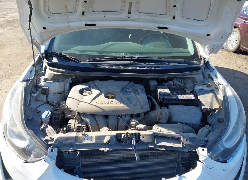 Photo 10 of 2014 Hyundai Elantra SE (VIN 5NPDH4AE4EH511734)