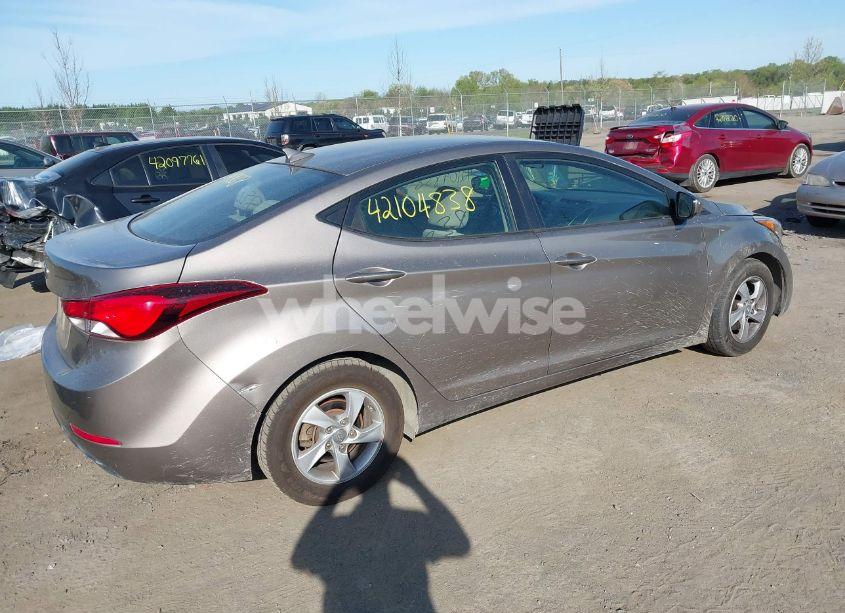 Photo 4 of 2014 Hyundai Elantra SE (VIN 5NPDH4AE4EH522782)
