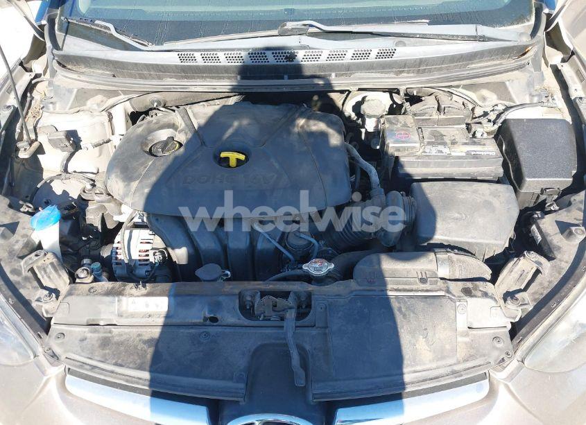 Photo 10 of 2014 Hyundai Elantra SE (VIN 5NPDH4AE4EH526573)