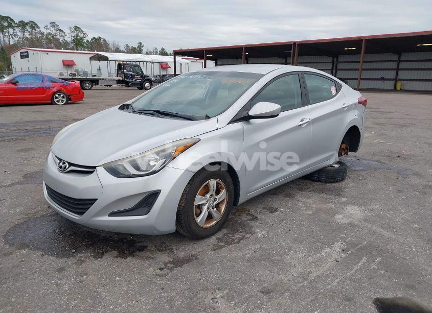 Photo 2 of 2014 Hyundai Elantra SE (VIN 5NPDH4AE4EH528176)