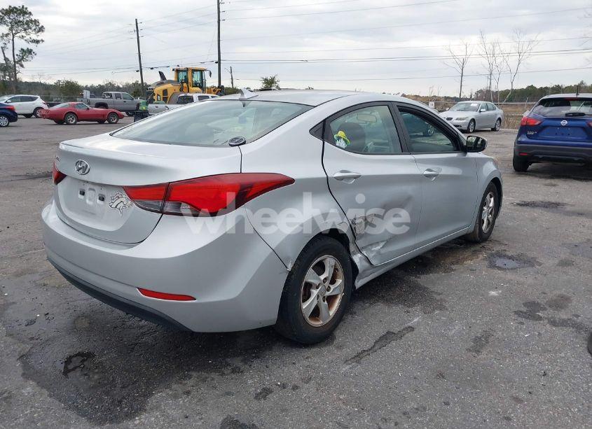 Photo 4 of 2014 Hyundai Elantra SE (VIN 5NPDH4AE4EH528176)