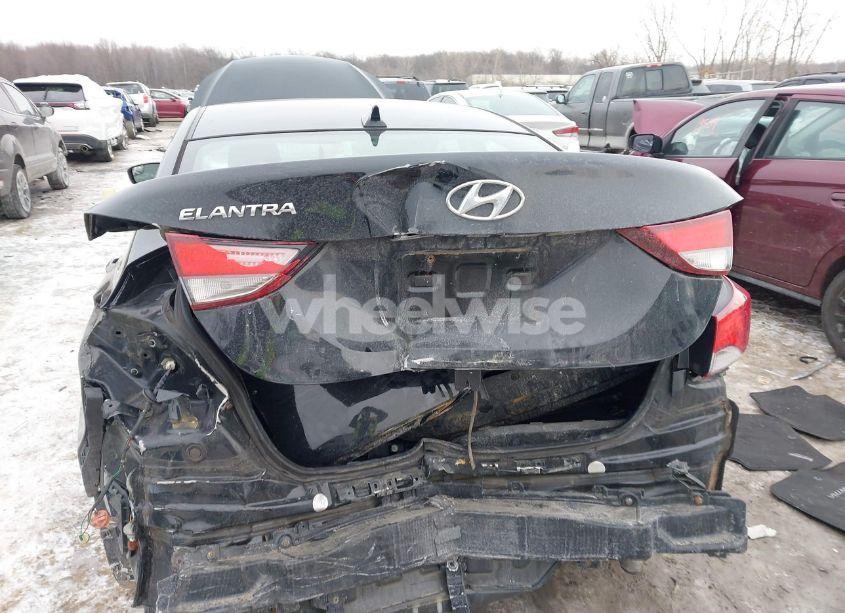 Photo 6 of 2014 Hyundai Elantra SE (VIN 5NPDH4AE4EH532535)