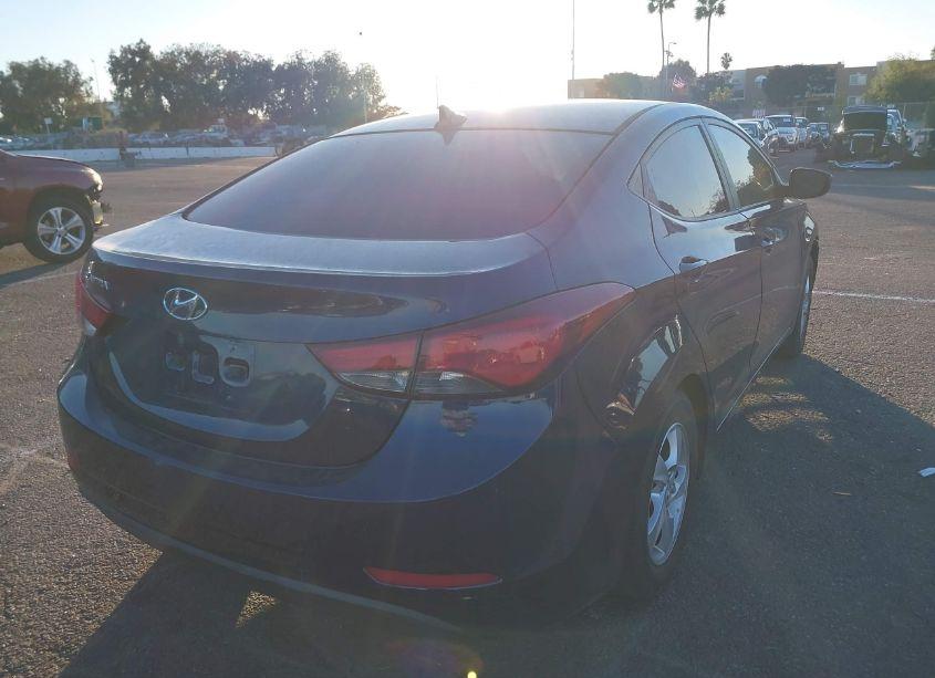 Photo 4 of 2014 Hyundai Elantra SE (VIN 5NPDH4AE4EH532812)