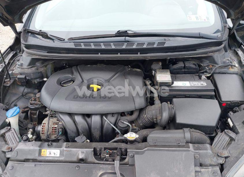 Photo 10 of 2014 Hyundai Elantra SE (VIN 5NPDH4AE4EH536830)