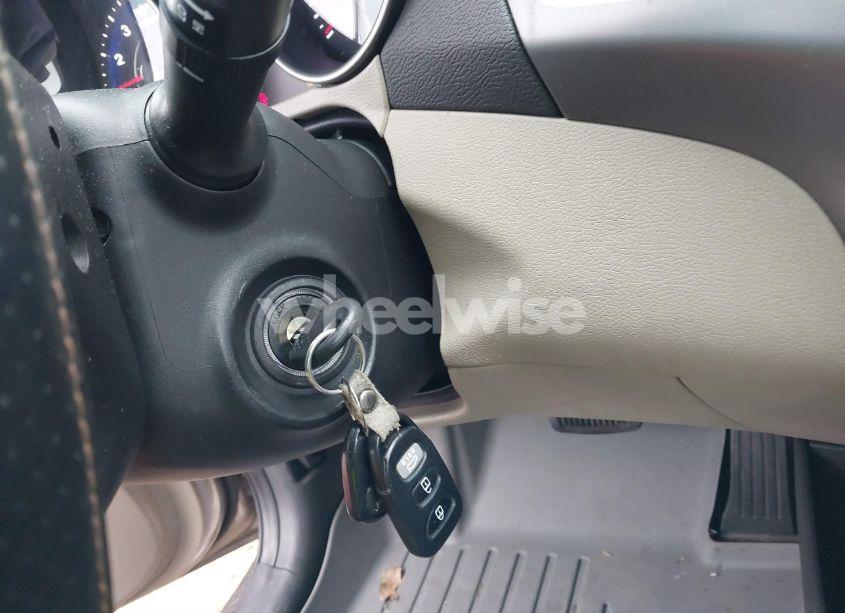 Photo 11 of 2014 Hyundai Elantra SE (VIN 5NPDH4AE4EH541185)