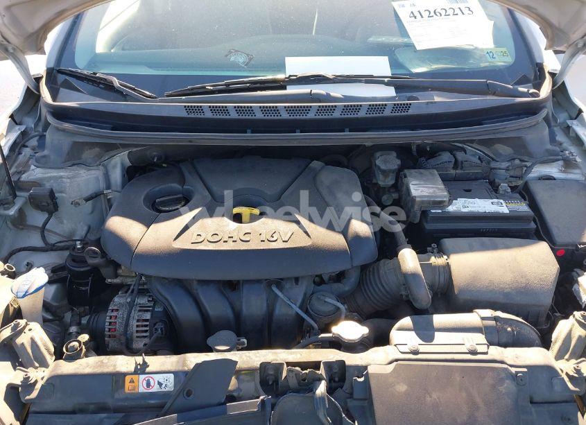 Photo 10 of 2015 Hyundai Elantra SE (VIN 5NPDH4AE4FH548753)