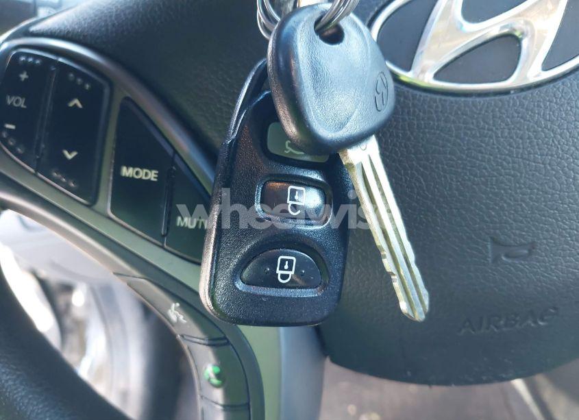 Photo 11 of 2015 Hyundai Elantra SE (VIN 5NPDH4AE4FH548753)