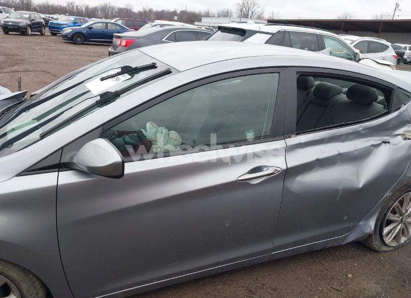 Photo 14 of 2015 Hyundai Elantra SE (VIN 5NPDH4AE4FH549322)