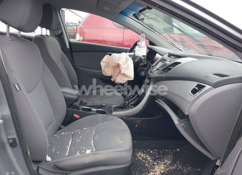 Photo 5 of 2015 Hyundai Elantra SE (VIN 5NPDH4AE4FH549322)