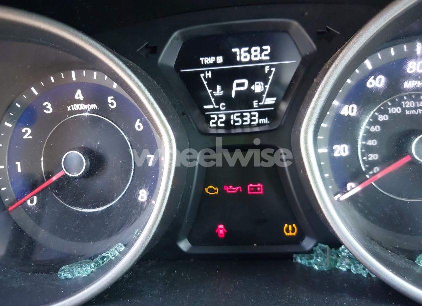 Photo 7 of 2015 Hyundai Elantra SE (VIN 5NPDH4AE4FH561292)