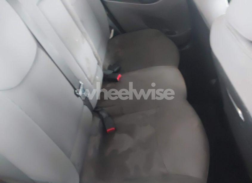 Photo 8 of 2015 Hyundai Elantra SE (VIN 5NPDH4AE4FH588007)