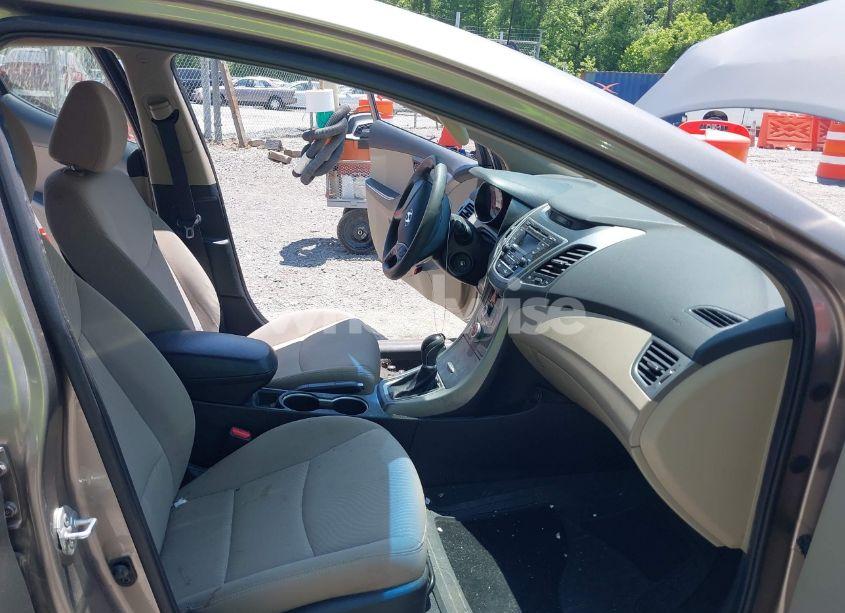 Photo 5 of 2015 Hyundai Elantra SE (VIN 5NPDH4AE4FH589481)