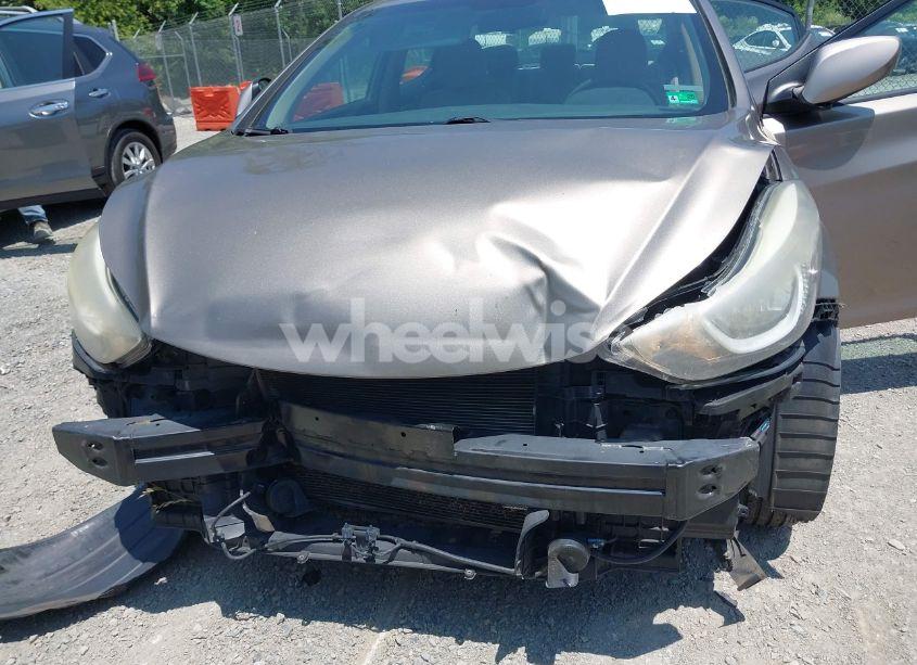 Photo 6 of 2015 Hyundai Elantra SE (VIN 5NPDH4AE4FH589481)