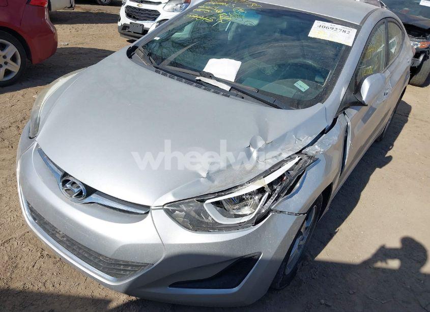 Photo 6 of 2015 Hyundai Elantra SE (VIN 5NPDH4AE4FH590159)